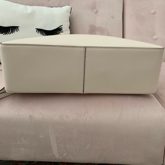 Michael Kors Jesse Tote - Picture 4 of 8